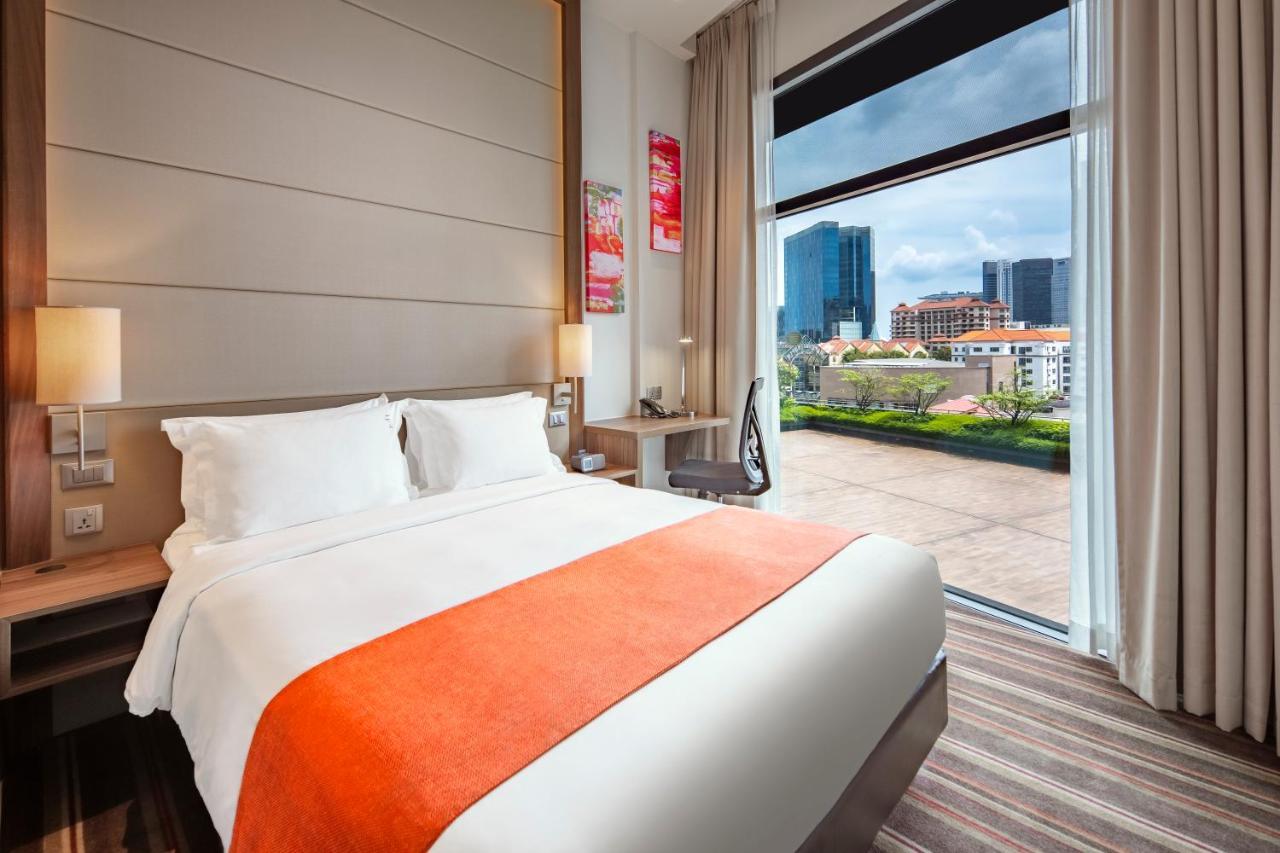 Queen Room with City View - Free Breakfast