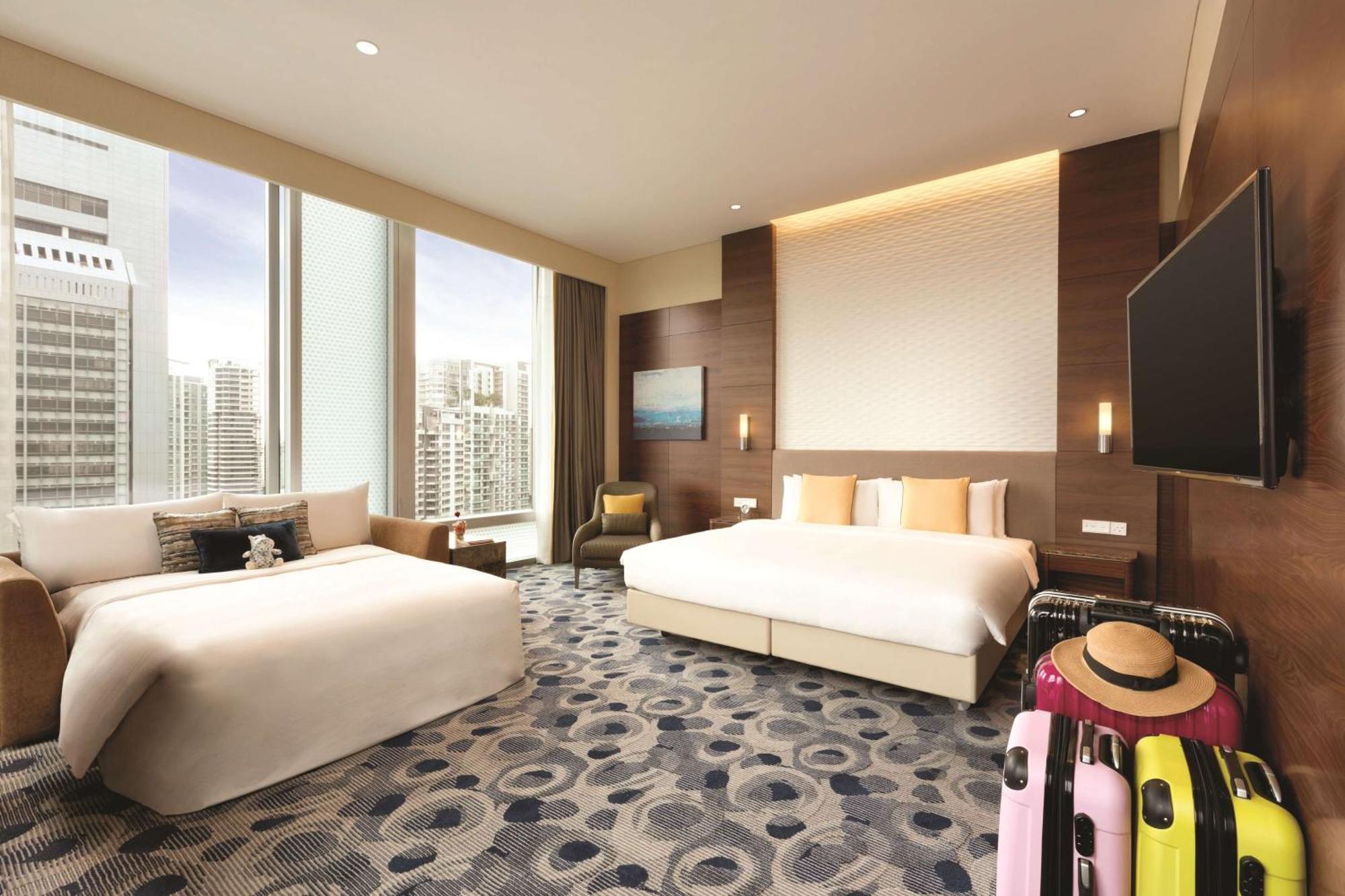 Deluxe Family Room