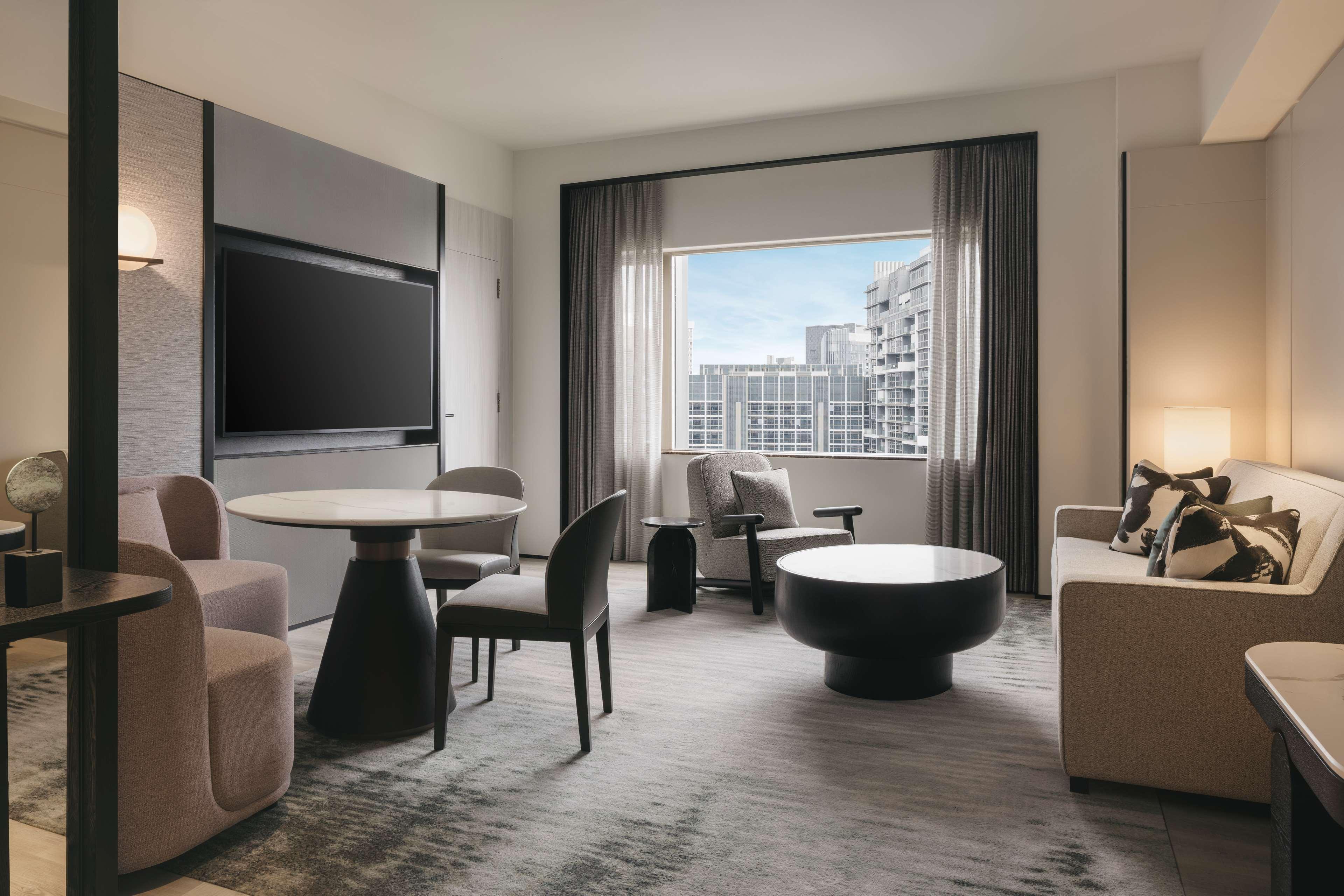 Executive King Suite with Lounge Access