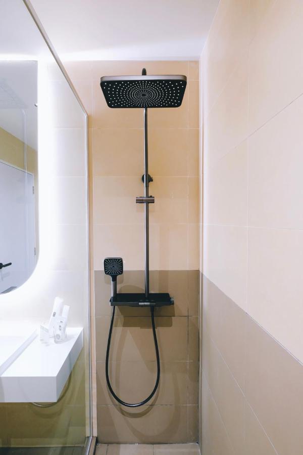 Double Room with Balcony,1424161110:JPEG