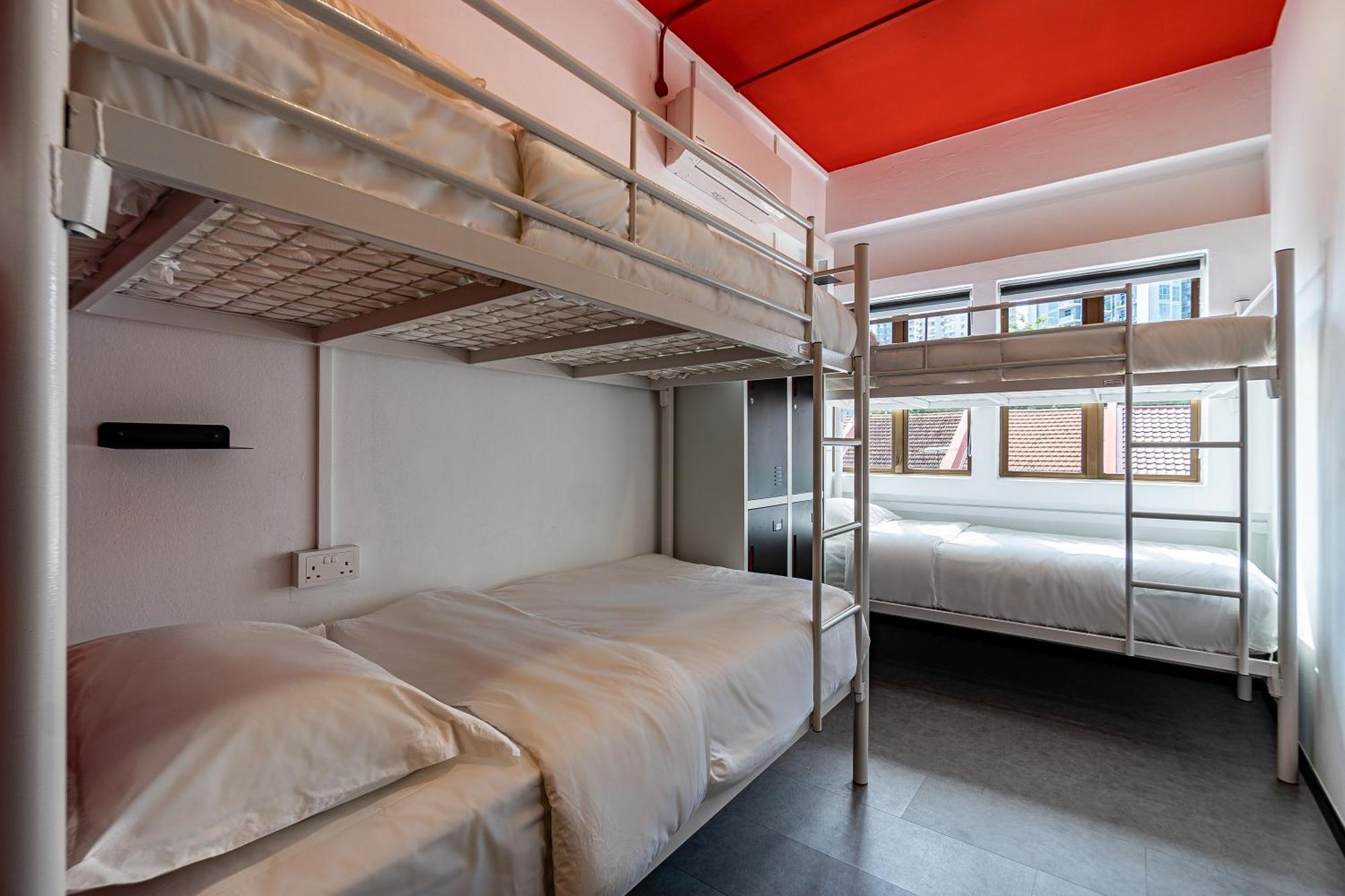 Cama de solteiro em Dormitório com 4 Camas