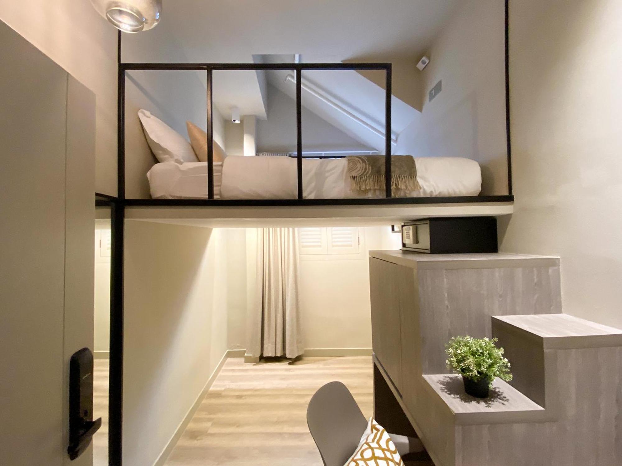 Cabin M, Shared Bathroom