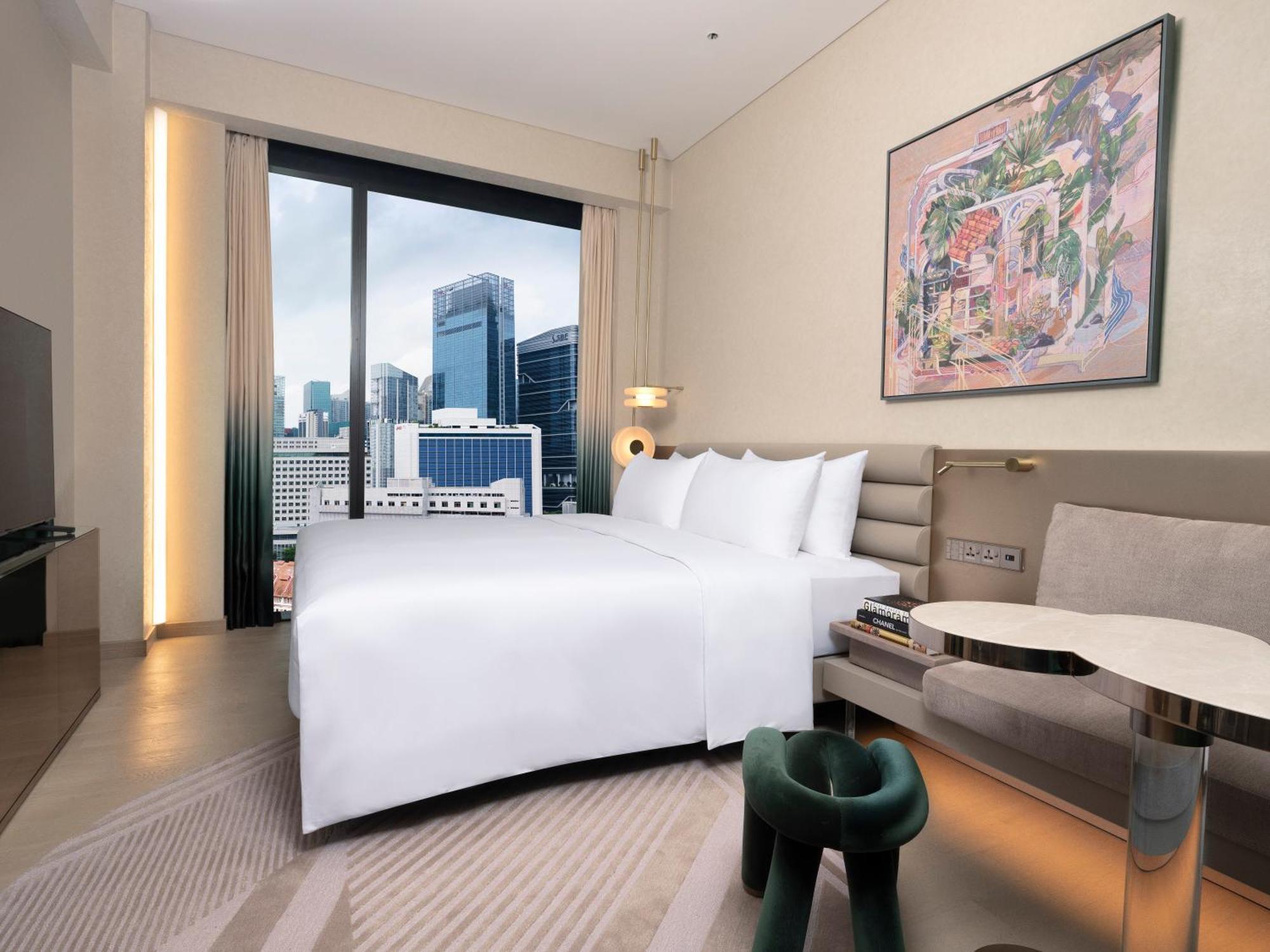 Executive King with Club Benefits, High Floor