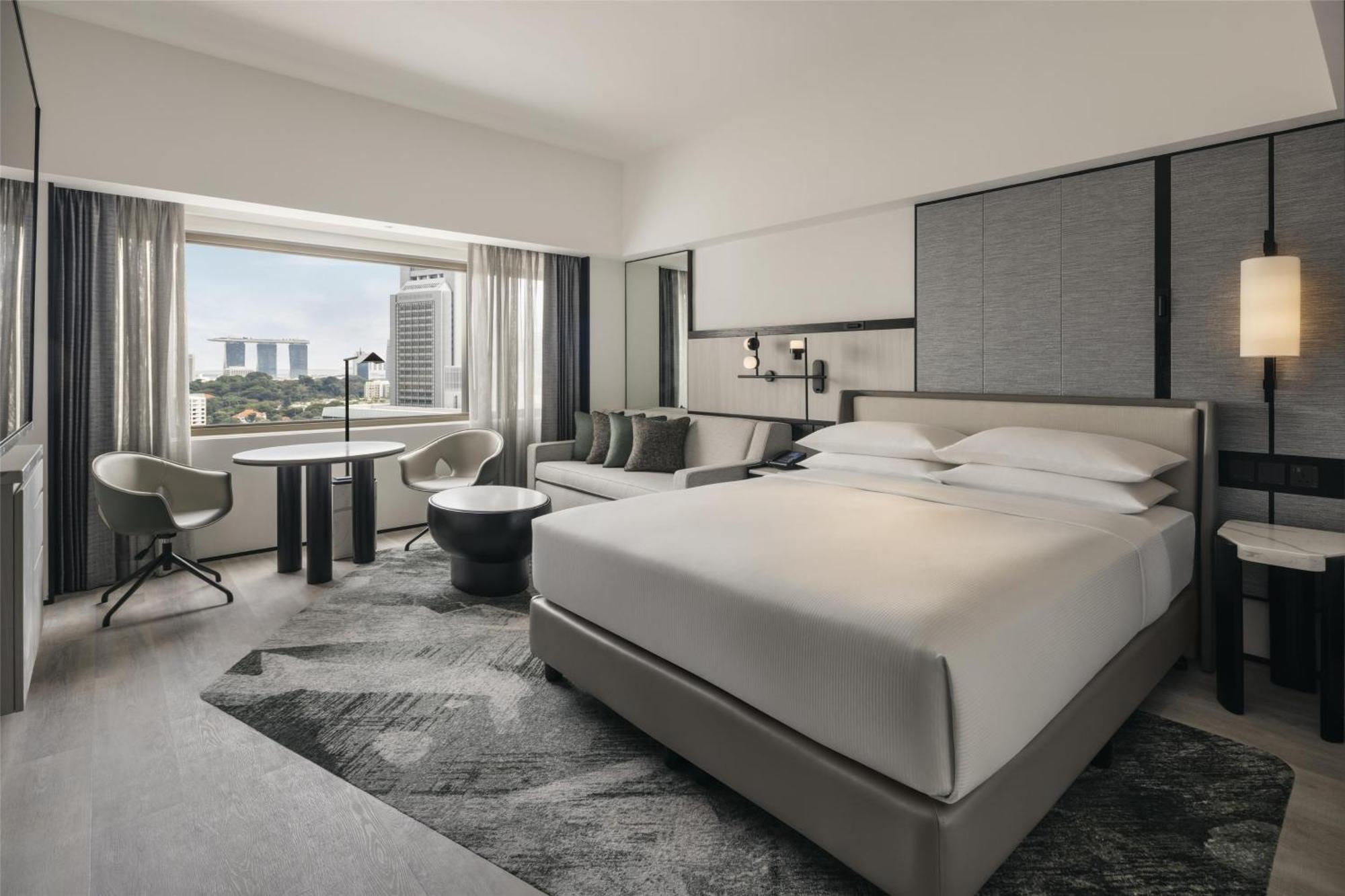 Deluxe King Room with High Floor and City View