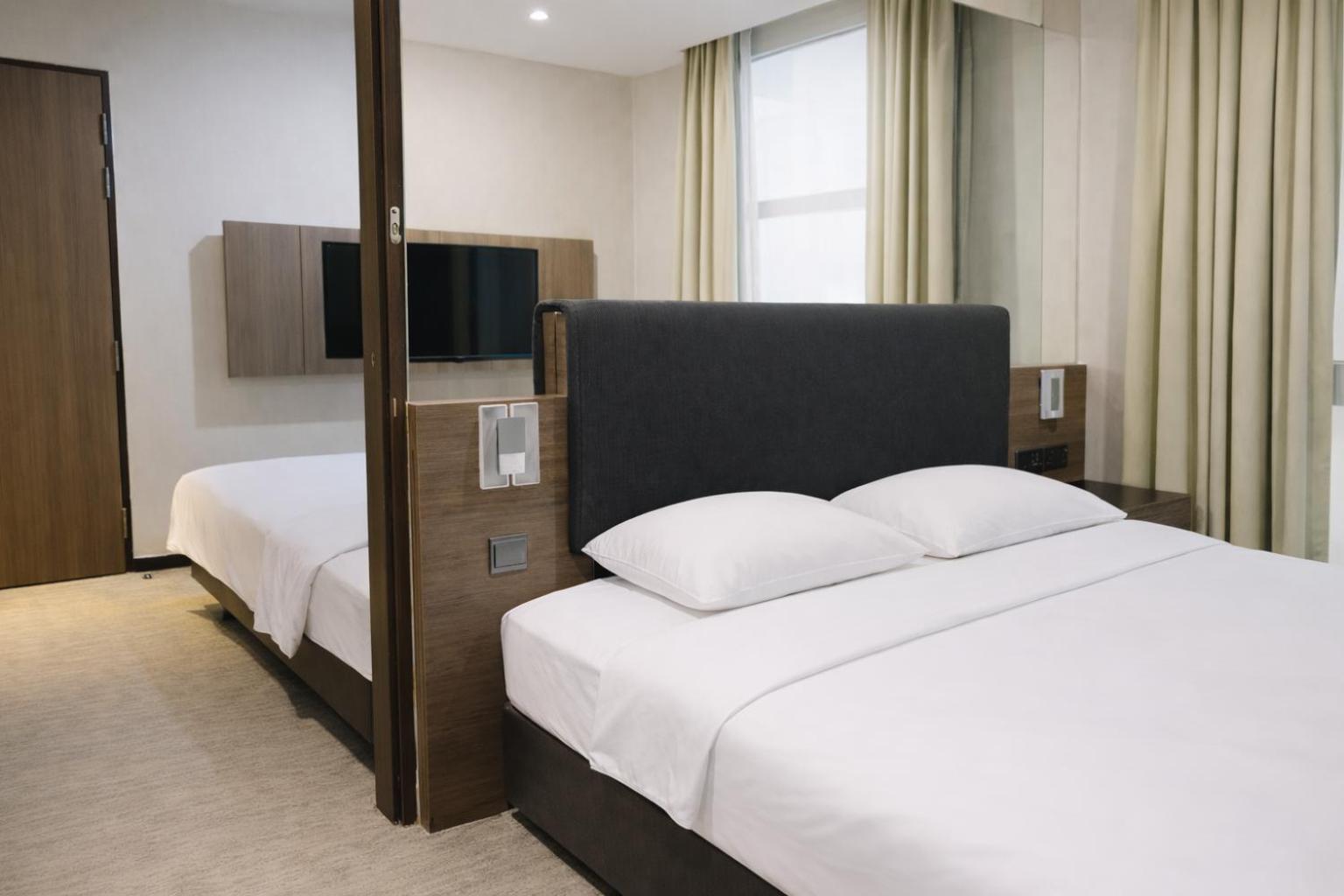 Connecting Room