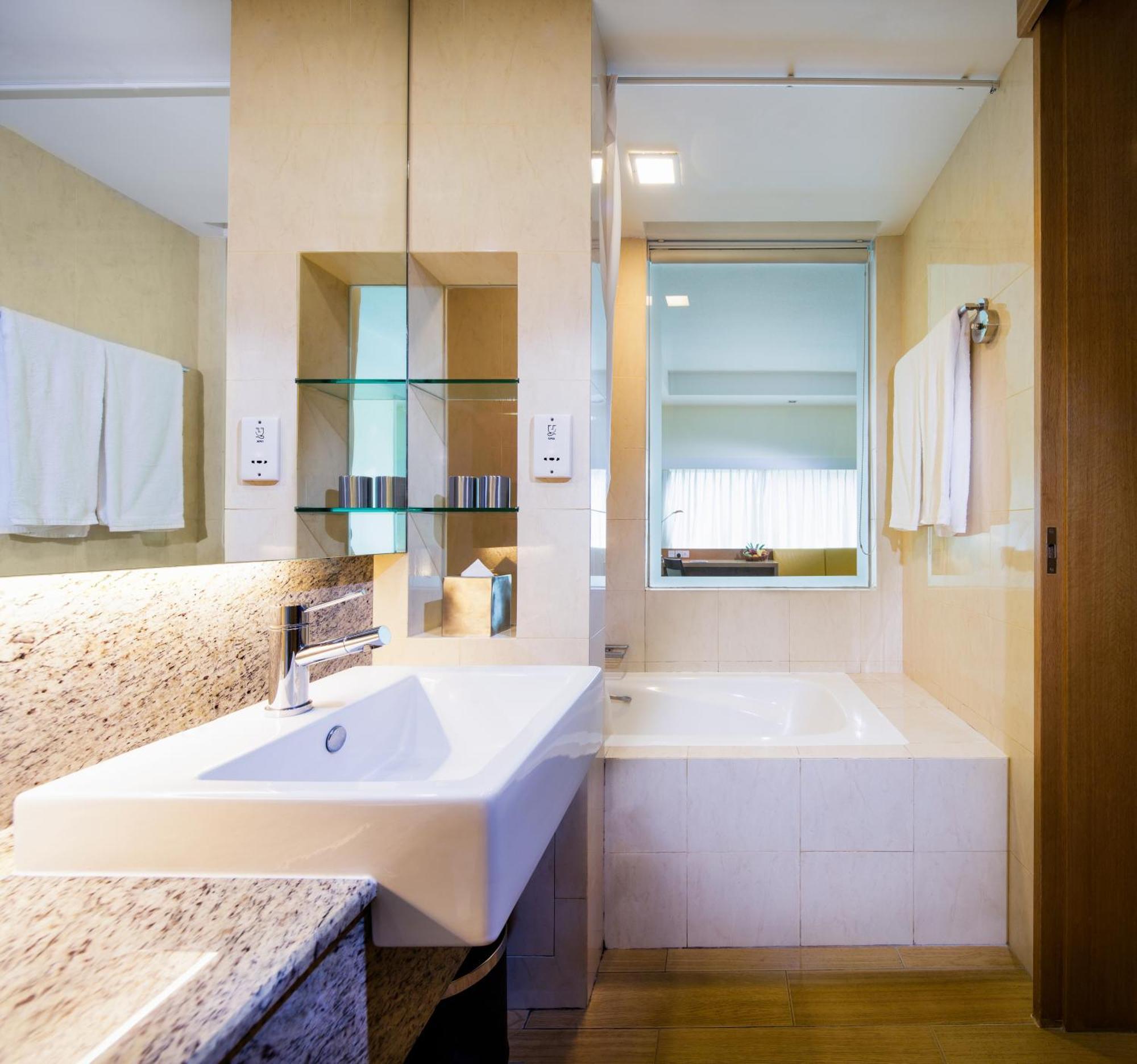 Deluxe Double or Twin Room,1387749233:JPEG