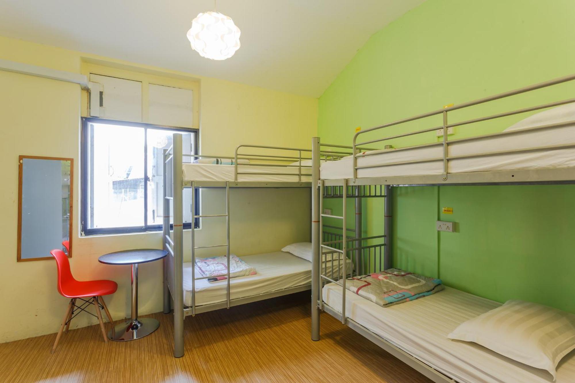 Quarto Família com Banheiro Compartilhado (8 Camas)
