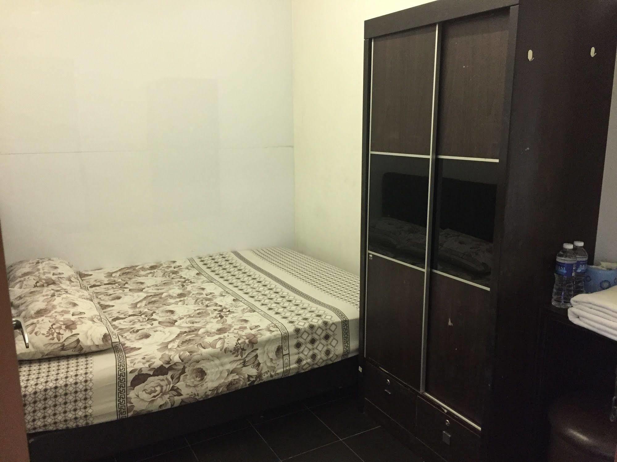 Budget Double Room with Shared Bathroom