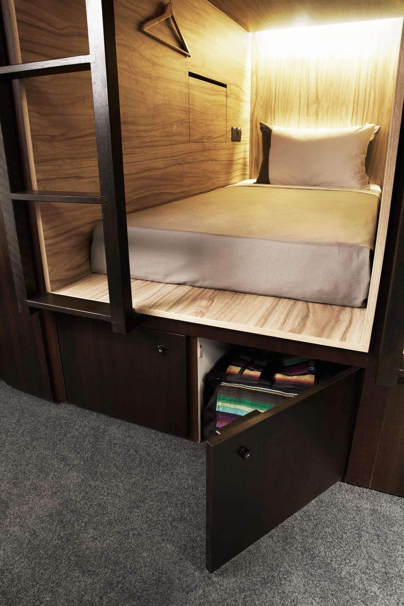 Queensize Podbed in Gemengde Slaapzaal