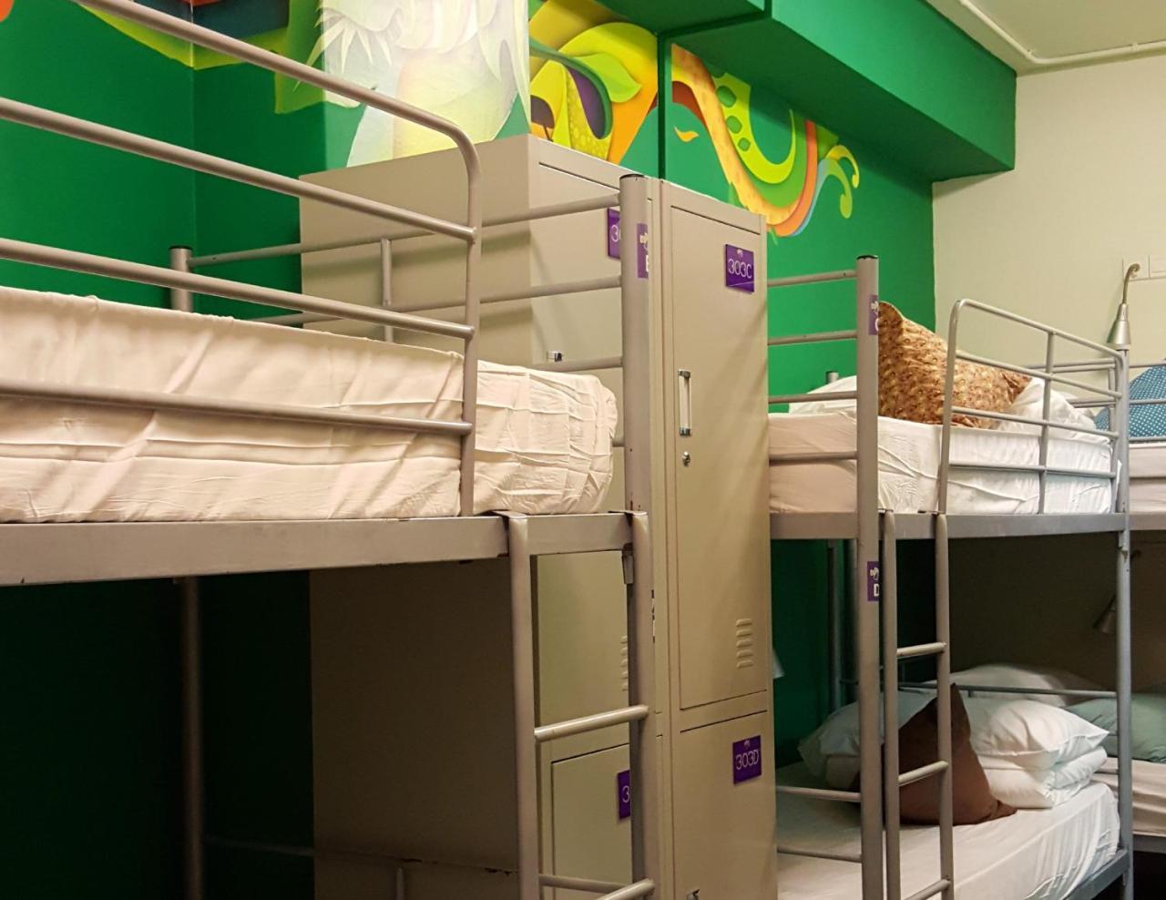 Posto Letto in Dormitorio Misto con 8 Letti