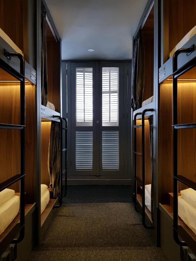 1 Single Pod 12 Pods Mixed Room