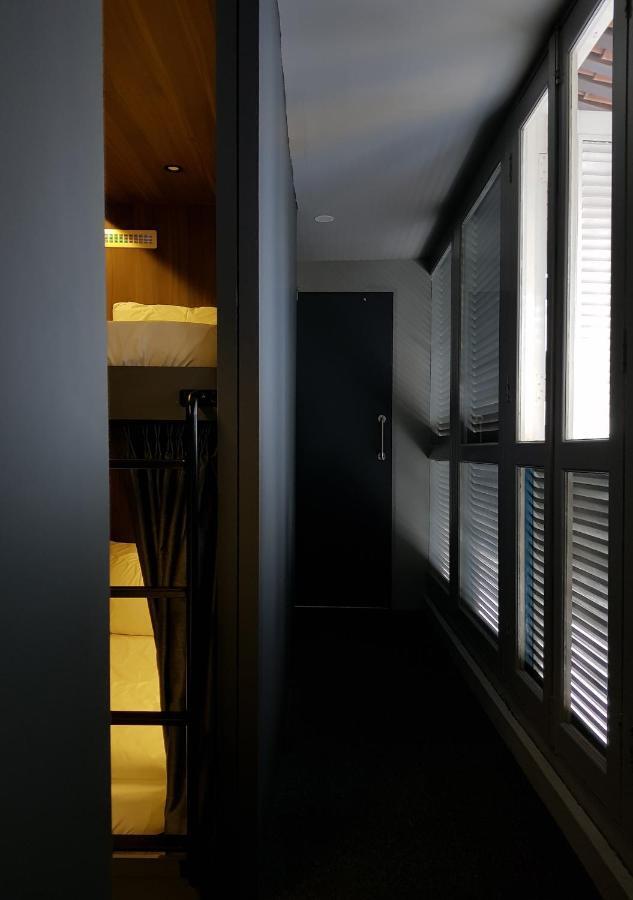 1 Single Pod 12 Pods Mixed Room