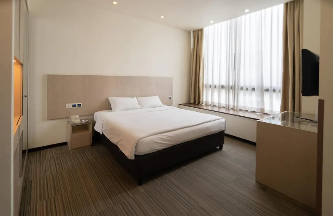 Aqueen Hotel Lavender-1