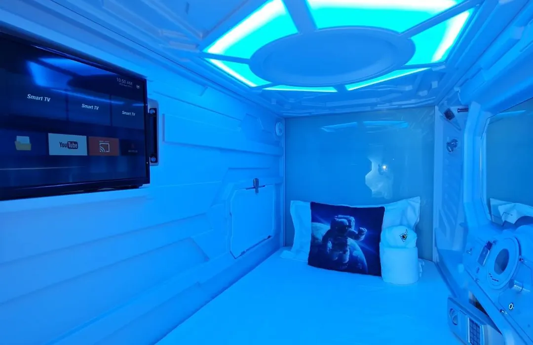 Galaxy Pods Capsule Hotel Boat Quay-1