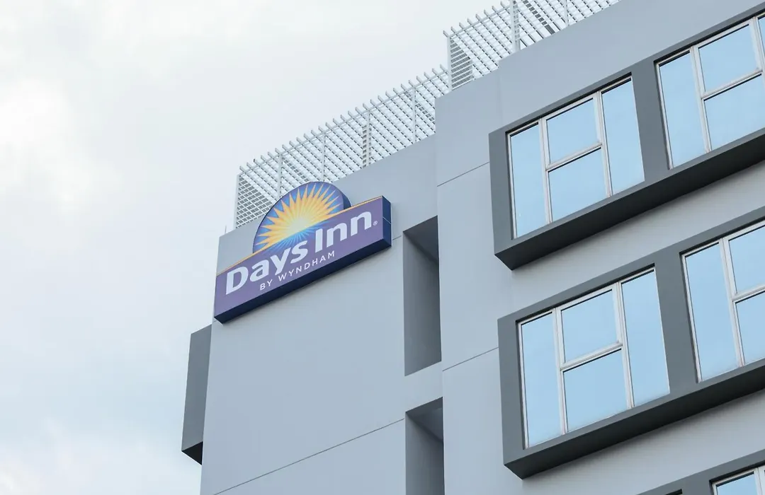 Newly Renovated - Days Inn By Wyndham Singapore Novena-1