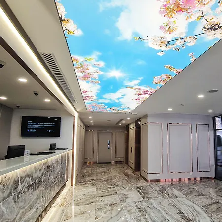 Hotel 81 Palace - Newly Renovated-2