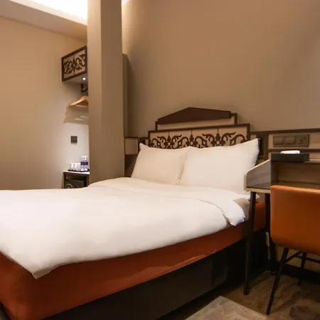 Aqueen Prestige Hotel Lavender-2