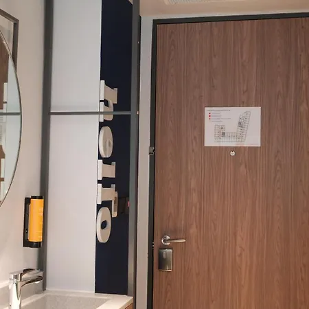 Travelodge Harbourfront Singapore-2