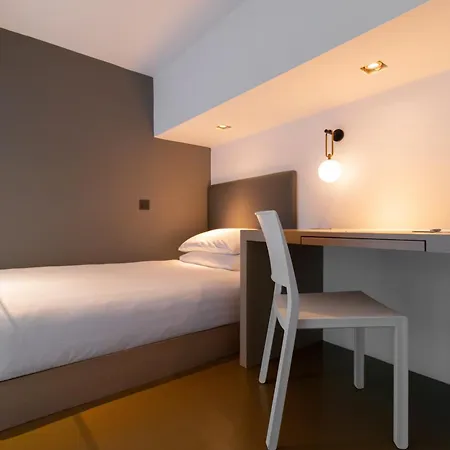 Studio M Hotel Singapore-3
