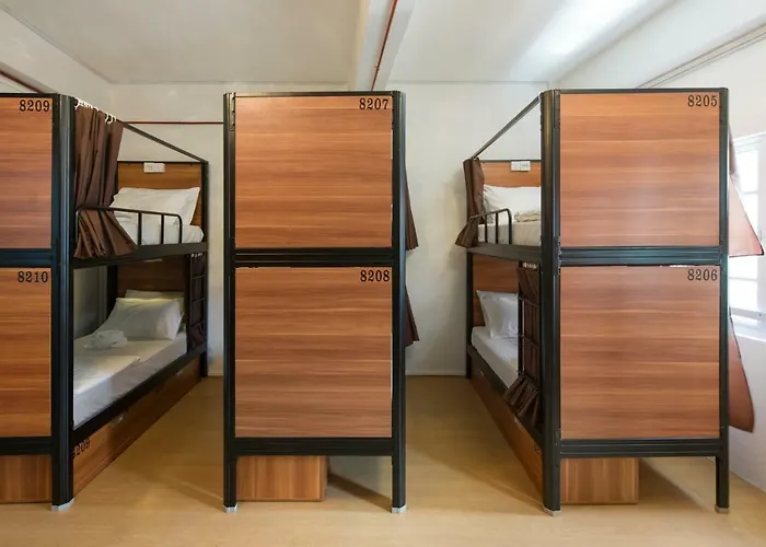 7 Wonders Hostel At Upper Dickson Singapore